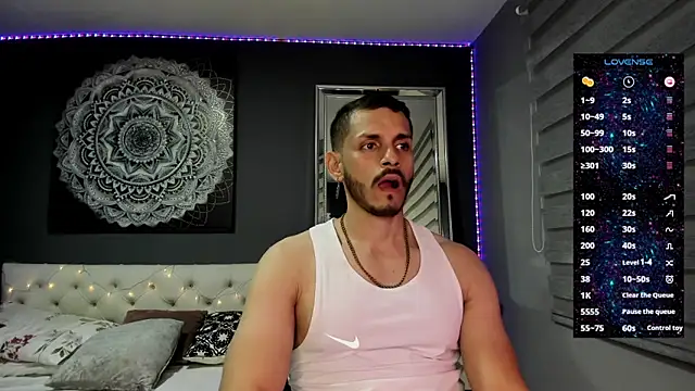 Snapshot of TianZilac chatting on October 22, 11:25 pm TianZilac online show from October 22, 11:25 pm