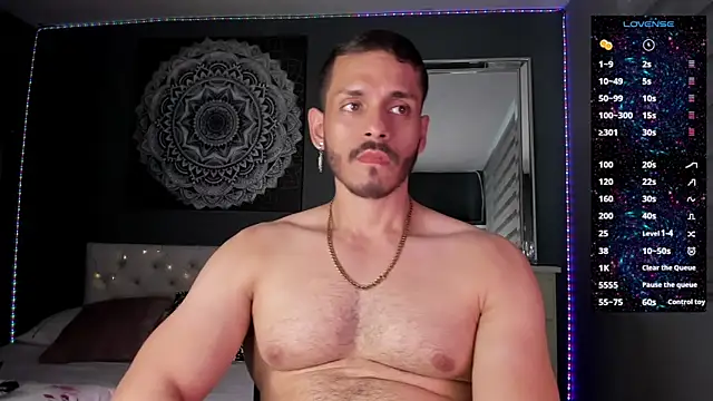 Snapshot of TianZilac chatting on October 31, 8:05 pm TianZilac online show from October 31, 8:05 pm