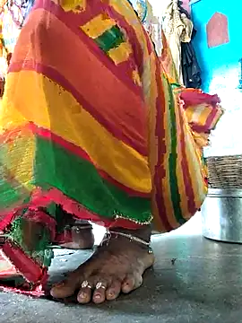 Snapshot of Radha8080 chatting on September 24, 8:21 am Radha8080 online show from September 24, 8:21 am