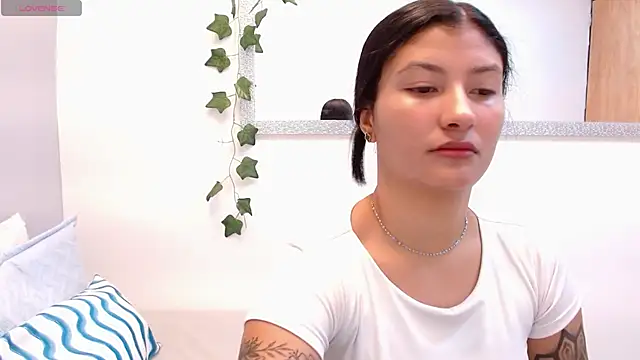 Snapshot of louis_k chatting on April 29, 11:25 am louis k online show from April 29, 11:25 am