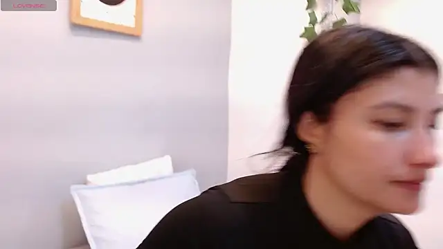 Snapshot of louis_k chatting on June 19, 11:27 am louis k online show from June 19, 11:27 am