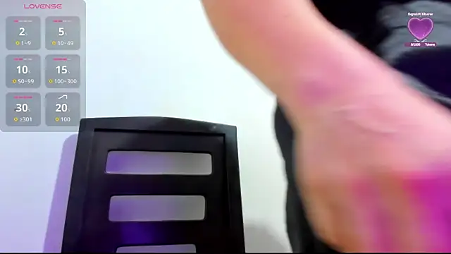 woman rosse online show from October 1, 3:00 am