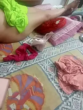 jully-jully online show from April 26, 4:21 am