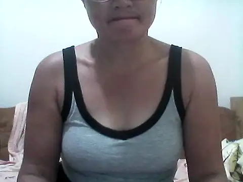 nathalie0045 online show from April 6, 5:08 am