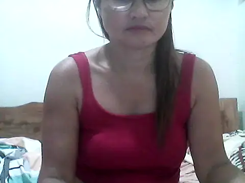 nathalie0045 online show from May 13, 10:17 pm