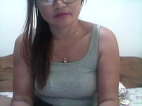 nathalie0045 online show from March 25, 11:25 pm