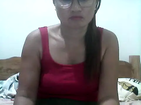 nathalie0045 online show from May 19, 10:28 pm