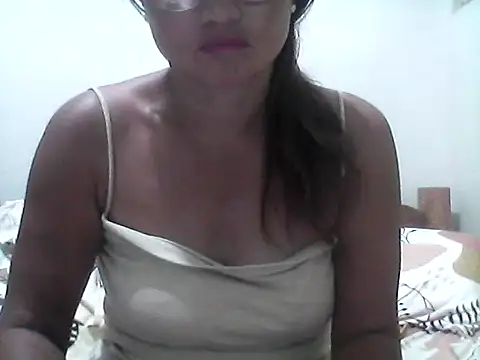 Snapshot of nathalie0045 chatting on June 30, 10:10 pm nathalie0045 online show from June 30, 10:10 pm