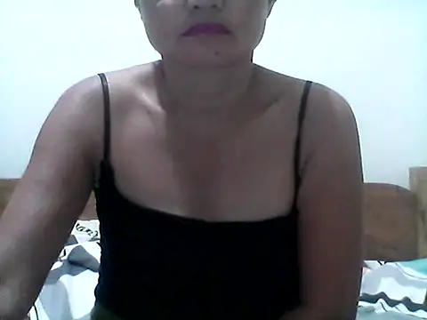 nathalie0045 online show from May 28, 8:59 pm