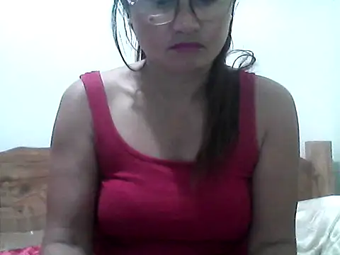 Snapshot of nathalie0045 chatting on June 8, 9:37 pm nathalie0045 online show from June 8, 9:37 pm
