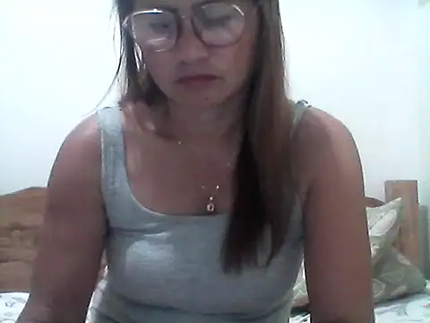 nathalie0045 online show from March 18, 10:43 pm