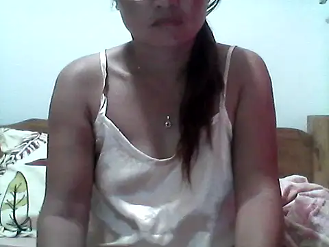 nathalie0045 online show from October 7, 8:10 pm
