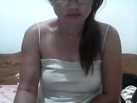 nathalie0045 online show from April 3, 9:43 pm