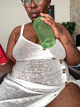 fatpussydallx online show from April 20, 11:46 am