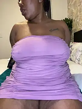 Snapshot of fatpussydallx chatting on June 20, 5:01 am fatpussydallx online show from June 20, 5:01 am