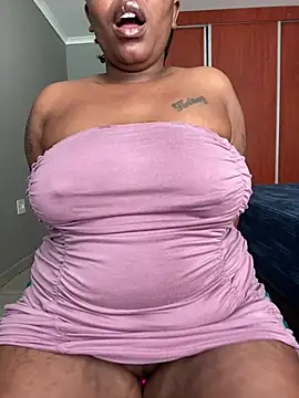 Snapshot of fatpussydallx chatting on July 9, 8:48 am fatpussydallx online show from July 9, 8:48 am