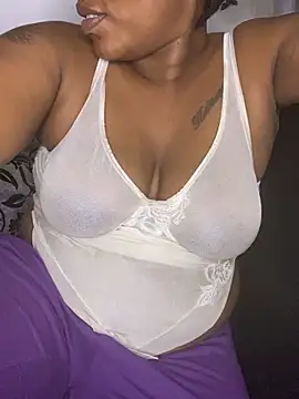 fatpussydallx online show from September 9, 4:05 pm