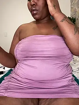 Snapshot of fatpussydallx chatting on June 10, 6:47 am fatpussydallx online show from June 10, 6:47 am