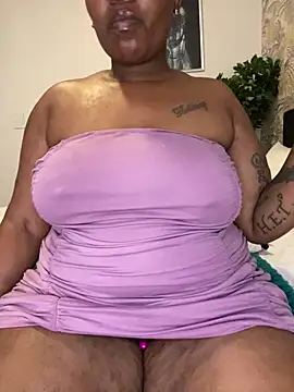 Snapshot of fatpussydallx chatting on June 21, 8:31 am fatpussydallx online show from June 21, 8:31 am