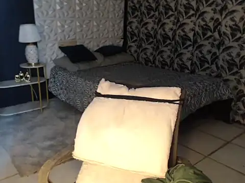 Creamycumdollx online show from March 4, 6:54 am