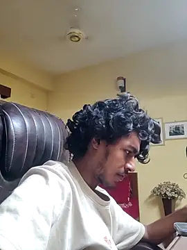 Snapshot of thecatfish chatting on October 12, 4:41 pm thecatfish online show from October 12, 4:41 pm