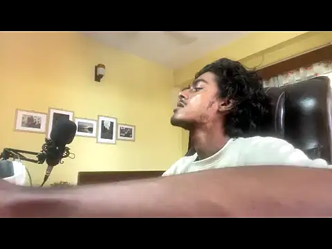 Snapshot of thecatfish chatting on October 4, 7:10 am thecatfish online show from October 4, 7:10 am