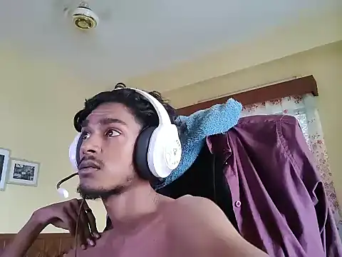 Snapshot of thecatfish chatting on September 9, 11:30 am thecatfish online show from September 9, 11:30 am