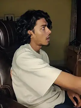 Snapshot of thecatfish chatting on November 2, 11:04 am thecatfish online show from November 2, 11:04 am