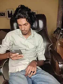 Snapshot of thecatfish chatting on November 4, 9:29 pm thecatfish online show from November 4, 9:29 pm