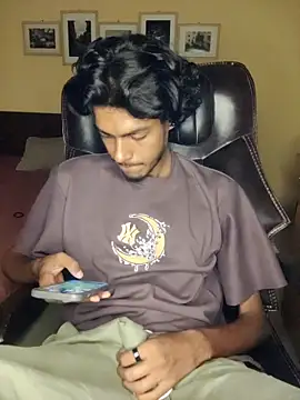 Snapshot of thecatfish chatting on October 29, 11:47 pm thecatfish online show from October 29, 11:47 pm