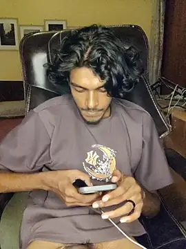 Snapshot of thecatfish chatting on October 28, 5:01 pm thecatfish online show from October 28, 5:01 pm