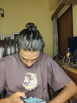 Snapshot of thecatfish chatting on October 29, 7:18 am thecatfish online show from October 29, 7:18 am