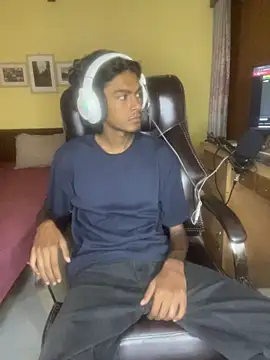 Snapshot of thecatfish chatting on November 27, 3:29 am thecatfish online show from November 27, 3:29 am