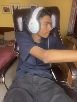 Snapshot of thecatfish chatting on November 30, 7:42 am thecatfish online show from November 30, 7:42 am