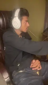 Snapshot of thecatfish chatting on November 14, 10:24 pm thecatfish online show from November 14, 10:24 pm