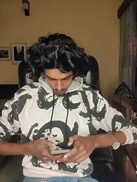 Snapshot of thecatfish chatting on November 15, 10:25 pm thecatfish online show from November 15, 10:25 pm