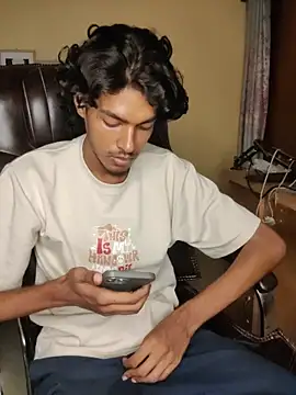 Snapshot of thecatfish chatting on November 1, 4:19 am thecatfish online show from November 1, 4:19 am