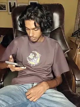 Snapshot of thecatfish chatting on November 3, 11:25 am thecatfish online show from November 3, 11:25 am