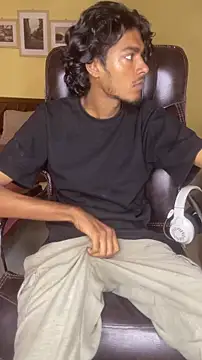 Snapshot of thecatfish chatting on November 22, 2:21 am thecatfish online show from November 22, 2:21 am