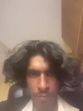 Snapshot of thecatfish chatting on December 14, 8:31 am thecatfish online show from December 14, 8:31 am