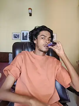 Snapshot of thecatfish chatting on October 31, 3:58 am thecatfish online show from October 31, 3:58 am