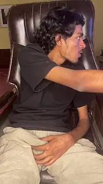 Snapshot of thecatfish chatting on November 17, 11:36 am thecatfish online show from November 17, 11:36 am