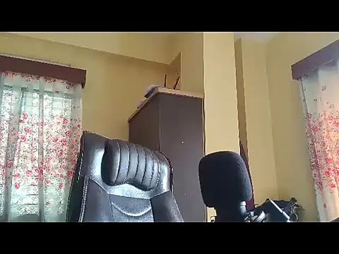 Snapshot of thecatfish chatting on September 26, 4:41 am thecatfish online show from September 26, 4:41 am