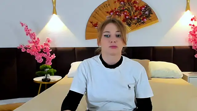 Snapshot of KimberlyPierceLove chatting on September 21, 2:22 pm KimberlyPierceLove online show from September 21, 2:22 pm