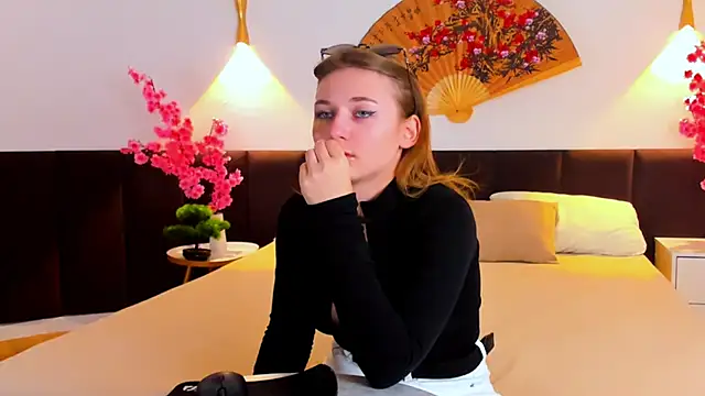 Snapshot of KimberlyPierceLove chatting on September 25, 6:58 pm KimberlyPierceLove online show from September 25, 6:58 pm