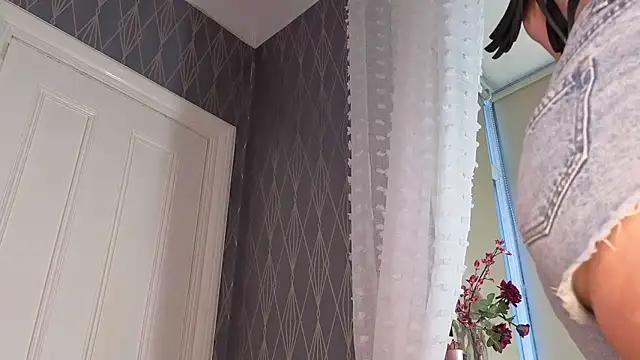 SereneXX online show from April 11, 5:59 am