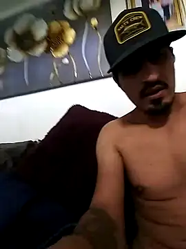 Snapshot of Arce92 chatting on February 5, 1:56 am Arce92 online show from February 5, 1:56 am