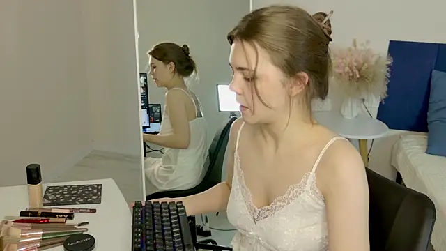 LeksaLove online show from October 28, 5:56 pm