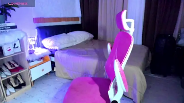 Snapshot of janepreciousgirl chatting on June 4, 8:57 pm janepreciousgirl online show from June 4, 8:57 pm