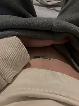 Snapshot of deeidnic chatting on November 7, 2:38 am deeidnic online show from November 7, 2:38 am